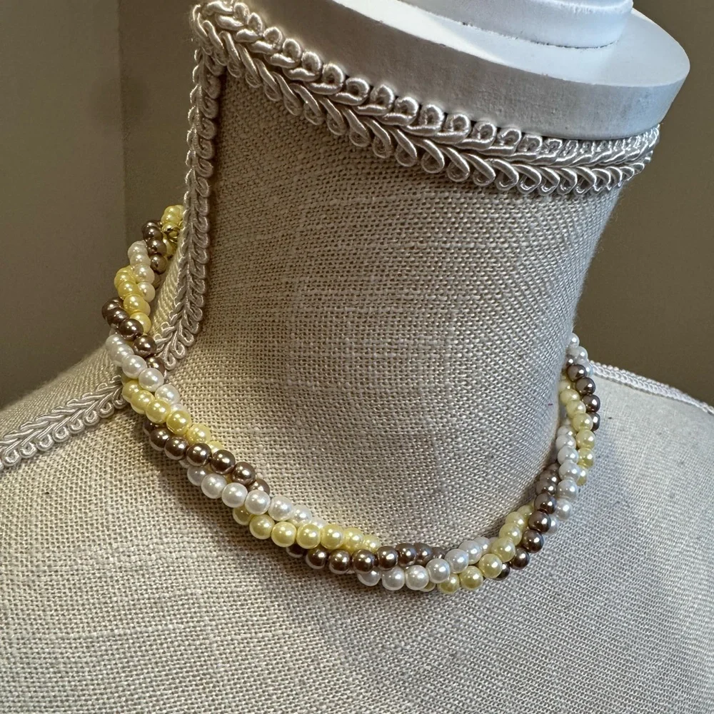 5 for $30 Vintage Twisted Pearl Adjustable Necklace